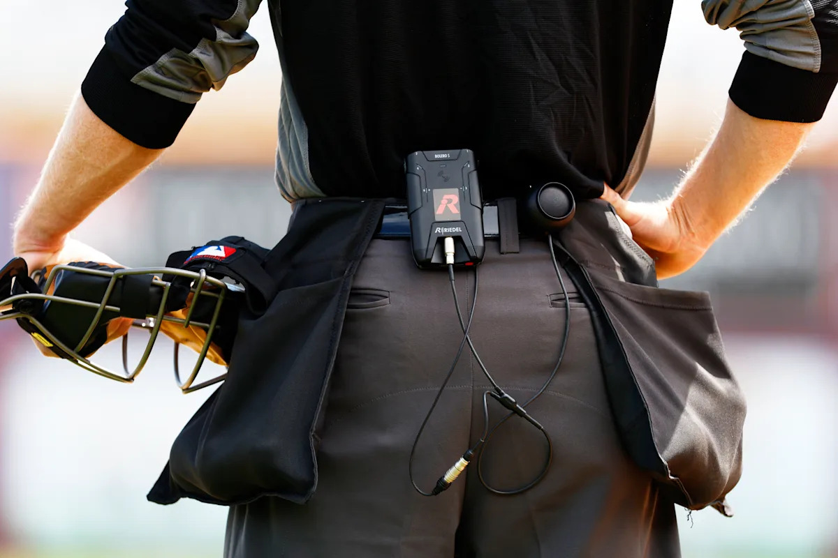 Yankees SS José Caballero hace historia en la MLB con el primer desafío ABS, que pierde