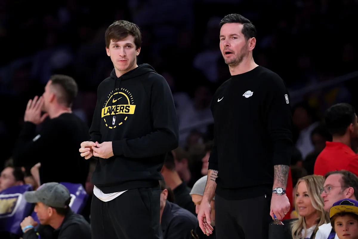Los Mavericks cuestionan la afirmación del entrenador de los Lakers, JJ Redick, de que escanearon el área equivocada con la lesión de Austin Reaves