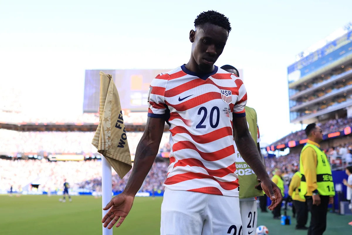 Copa del Mundo 2026: el delantero del equipo de EE. UU. Folarin Balogun recibió una tarjeta roja en la segunda parte después de un gol en la primera parte