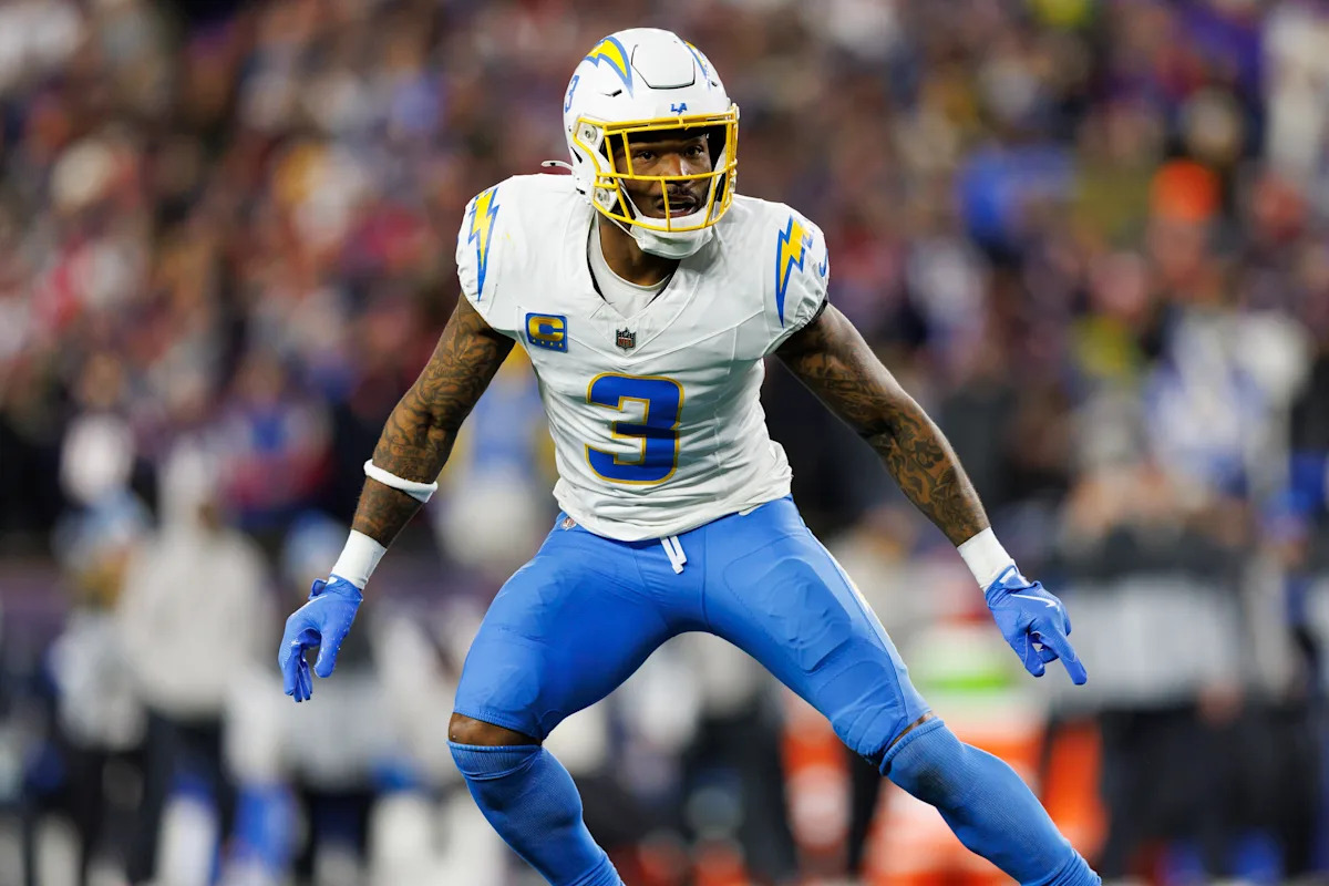 Derwin James acuerda un nuevo contrato de 3 años y $75,6 millones con los Chargers para convertirse en el safety mejor pagado de la NFL