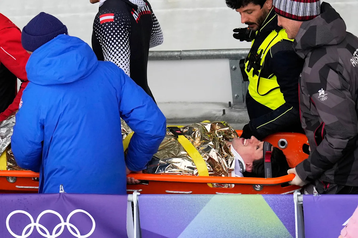 Juegos Olímpicos de Invierno 2026: el trineo austriaco Jakob Mandlbauer hospitalizado tras caer durante una carrera de 4 hombres