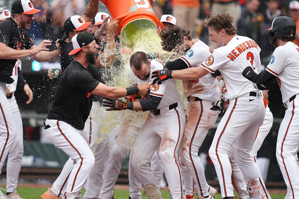 Colton Cowser de los Orioles jonronea 2 días seguidos para poner fin al estancamiento de 13 entradas contra los Rays