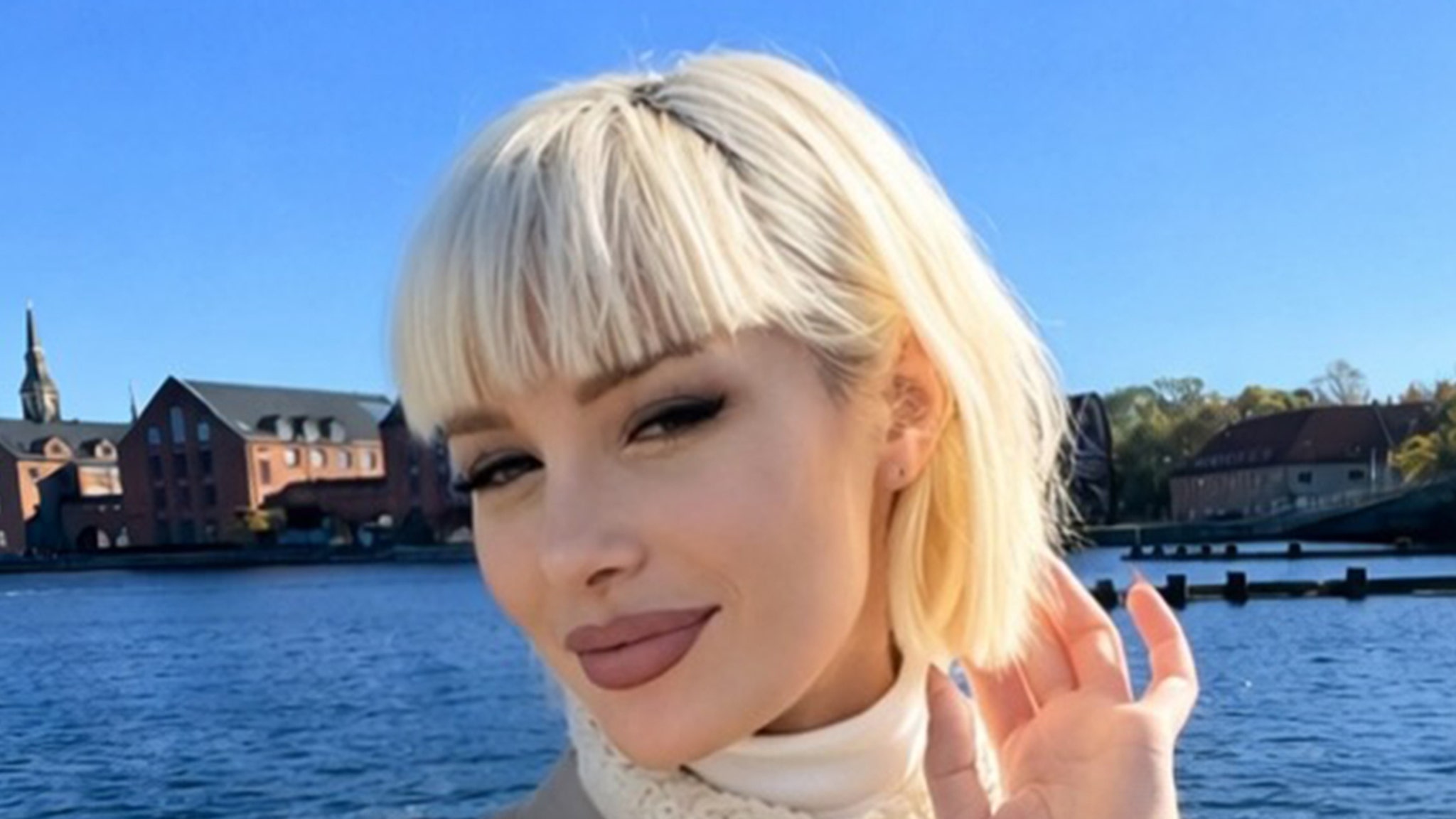 Muere la influencer de moda Ayşegül Eraslan a los 27 años