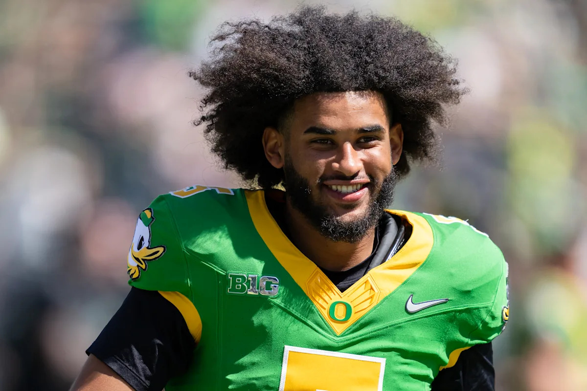 Se revelan los atletas de la portada de EA Sports College Football 27: Dante Moore, Malachi Toney, Kewan Lacy destacados