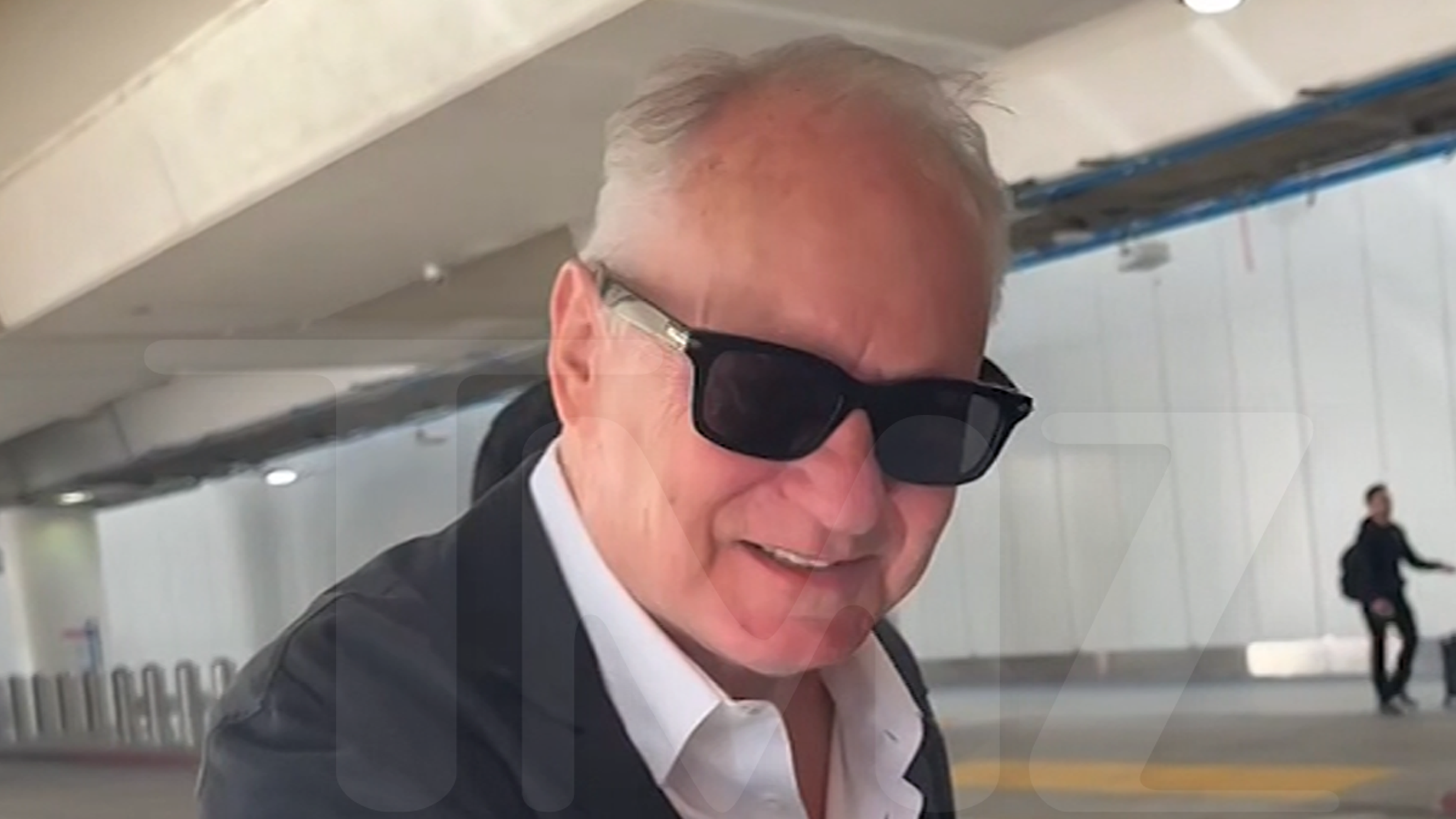 Stellan Skarsgård revela que se emborrachó completamente en los Globos de Oro