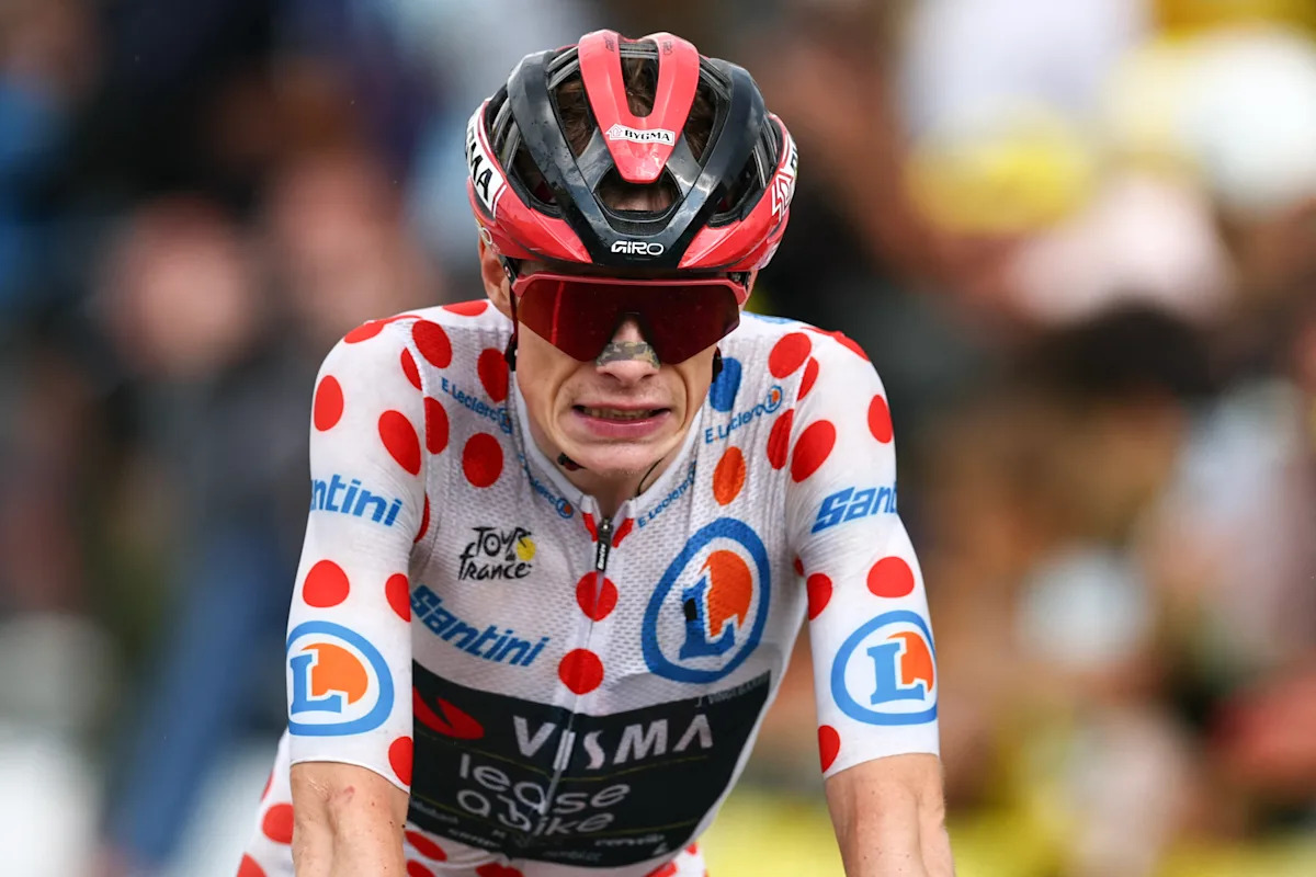 El dos veces ganador del Tour de Francia, Jonas Vingegaard, se estrelló en la etapa 15 y se espera que se pierda el resto de la carrera.