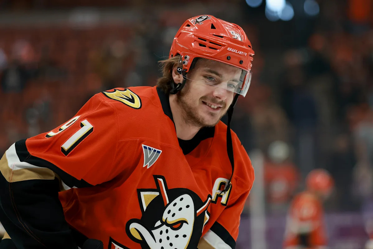 Los Ducks igualan la oferta de Leo Carlsson por cinco años y 90 millones de dólares de los Flyers, lo que lo convierte en el jugador mejor pagado en la historia de la NHL
