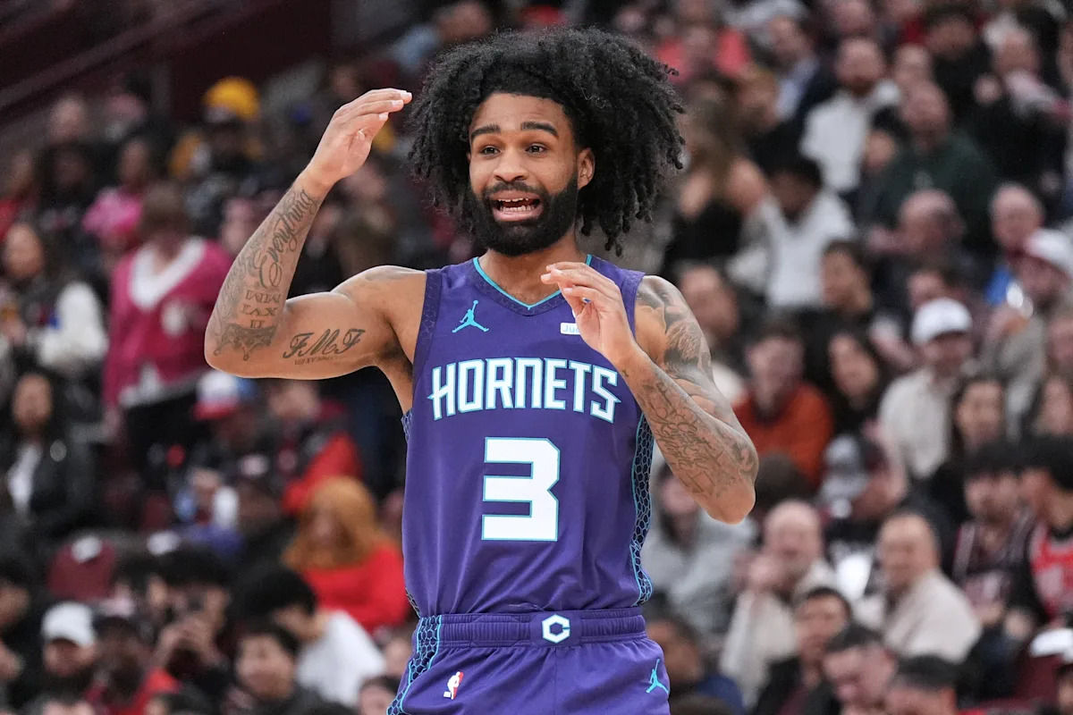 Los Hornets obtienen su cuarta victoria consecutiva, Coby White anota 20 puntos en su debut en casa en la victoria por 109-93 sobre los Trail Blazers