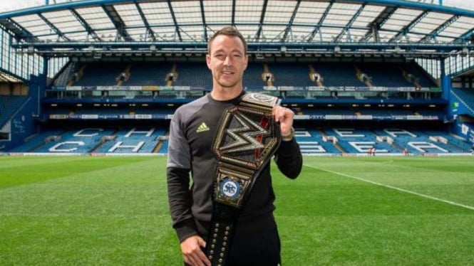 John Terry ganó cientos de miles de dólares subastando camisetas de Messi y Ronaldo