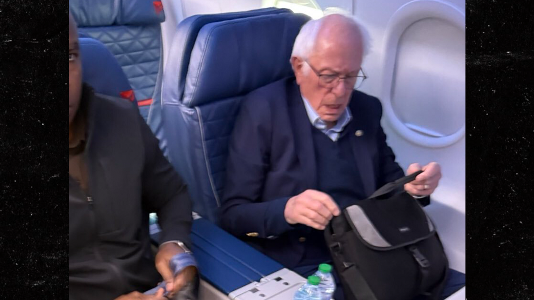 El senador Bernie Sanders en un vuelo de primera clase desde Washington mientras muere el proyecto de ley de financiación del DHS