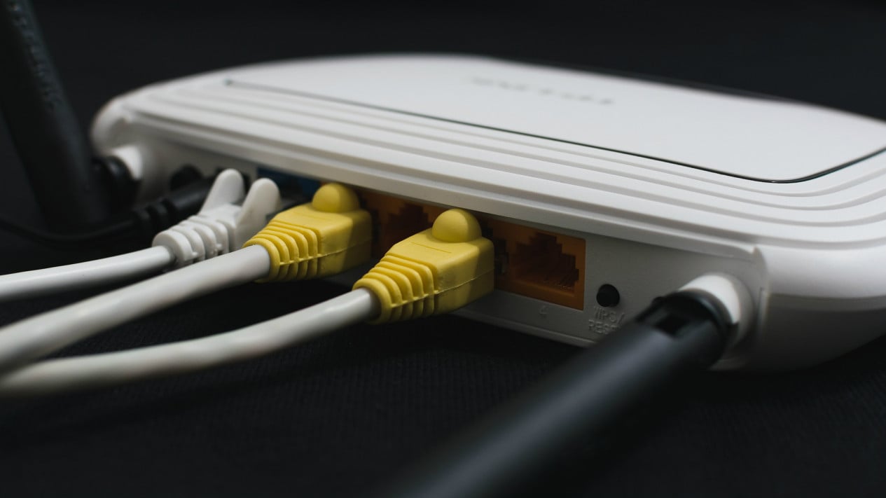 Miles de enrutadores Wi-Fi pirateados y datos confidenciales de los ciudadanos capturados