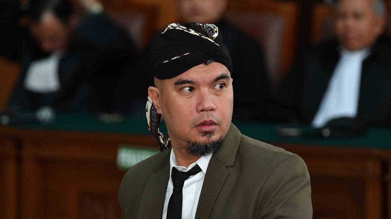 5bf67149af389-terdakwa-kasus-ujaran-kebencian-ahmad-dhani_1265_711.jpg
