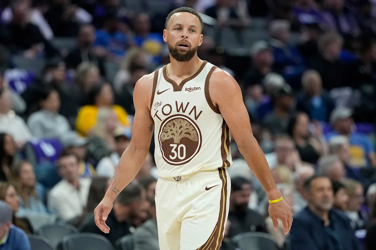 Stephen Curry firma un nuevo acuerdo de calzado con la empresa china Li-Ning después de la separación de Under Armour