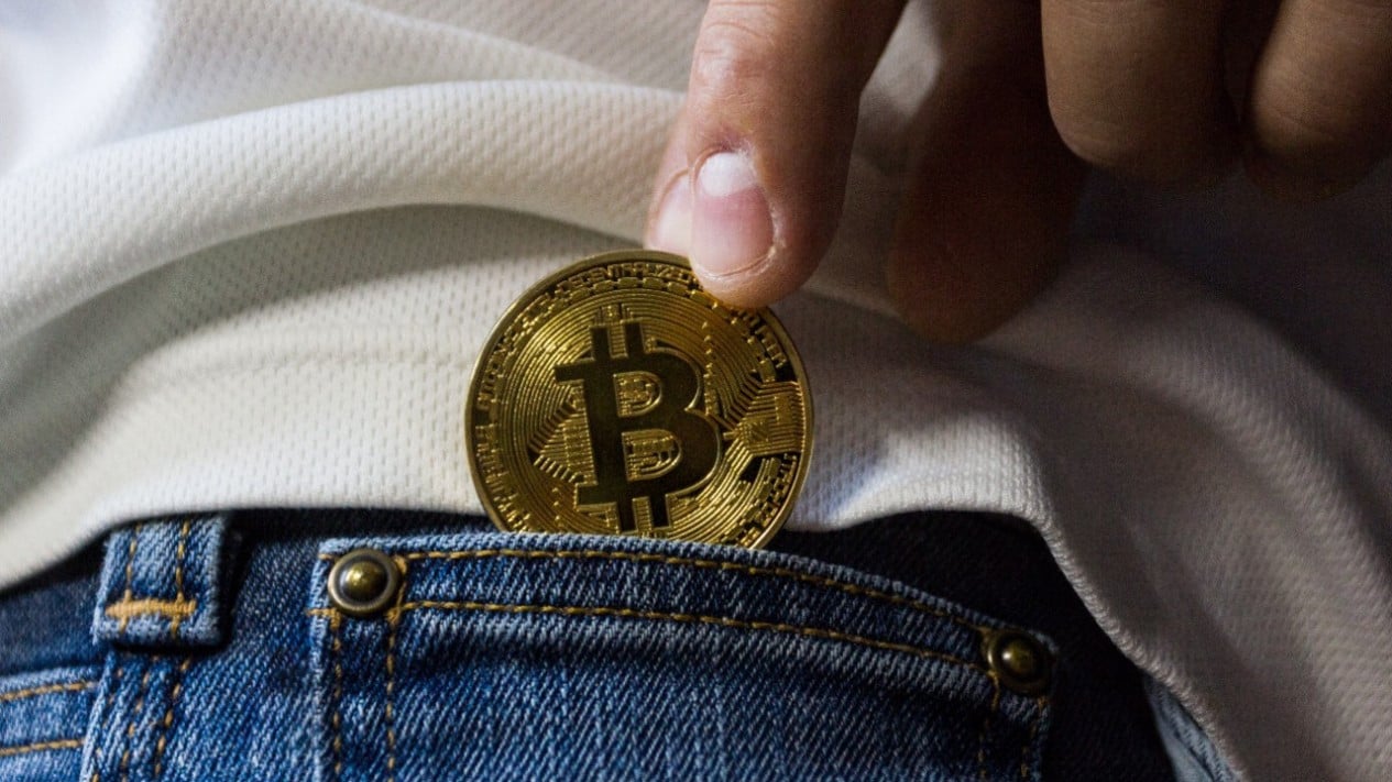 5fd0a2d8dac7e-bitcoin_1265_711.jpg