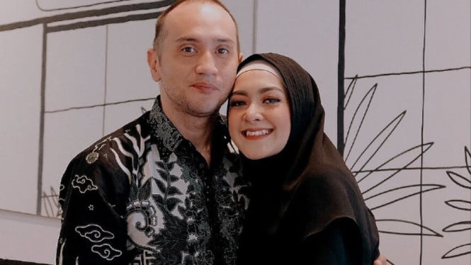 Muere Gary Iscock a los 52 años Richa Novisha se despide con cariño