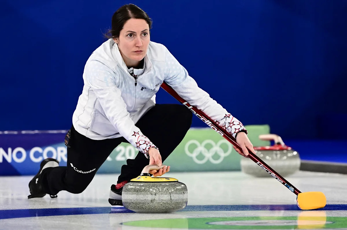 Juegos Olímpicos de Invierno de 2026: el curling femenino de EE. UU. no alcanza su primera medalla, mientras Canadá gana por el bronce
