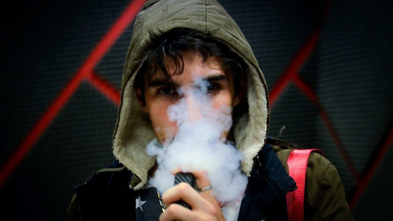 61557c6d6b744-di-australia-vape-dengan-nikotin-lebih-murah-dari-sebungkus-rokok-tapi-akan-jadi-ilegal-tanpa-resep_1265_711.jpg
