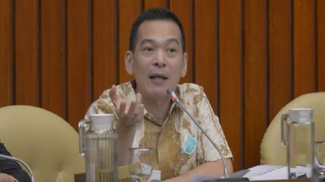 626655cb2a004-politikus-pkb-yang-juga-anggota-komisi-iv-dpr-ri-daniel-johan_665_374.jpg