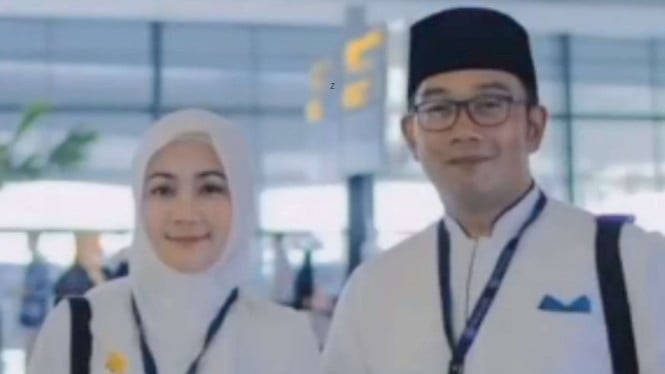 62c4006ba7e50-ridwan-kamil-dan-istri-menunaikan-ibadah-haji_665_374.jpg