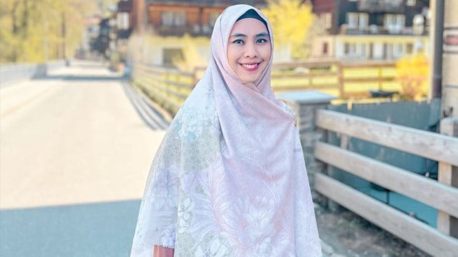 ¿A quién pertenecen los ingresos del trabajo de la esposa? Oki Setiana Dewi confirmó este problema