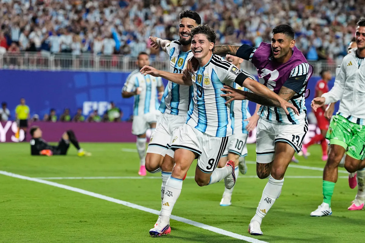 Mundial 2026: el golazo de Julián Álvarez en la prórroga lleva a Argentina 3-1 a cuartos de final contra una Suiza con 10 hombres