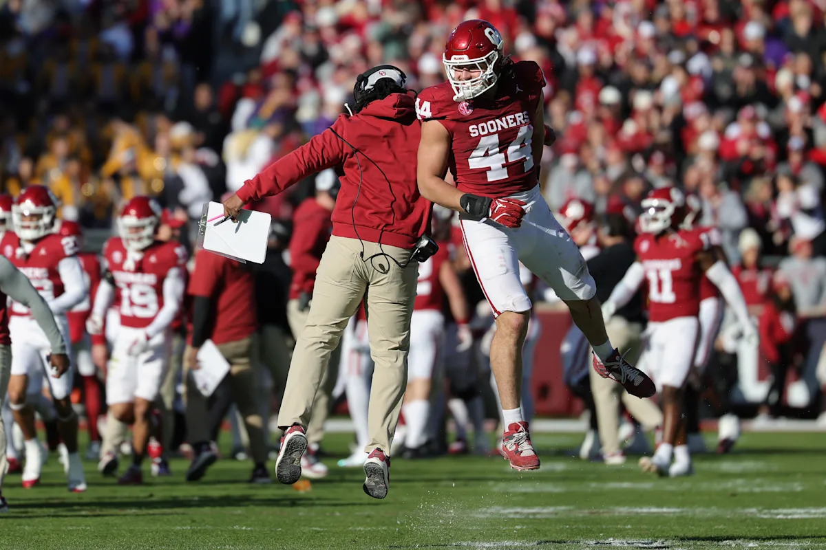 El No. 8 Oklahoma casi asegura un lugar en los playoffs de fútbol universitario con una victoria por 17-13 sobre LSU
