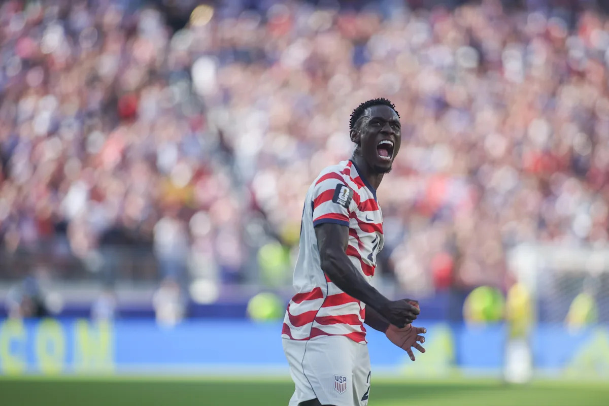 Mundial 2026: LeBron James reacciona al gol de Folarin Balogun contra Bosnia-Herzegovina, otros estallan tras su tarjeta roja