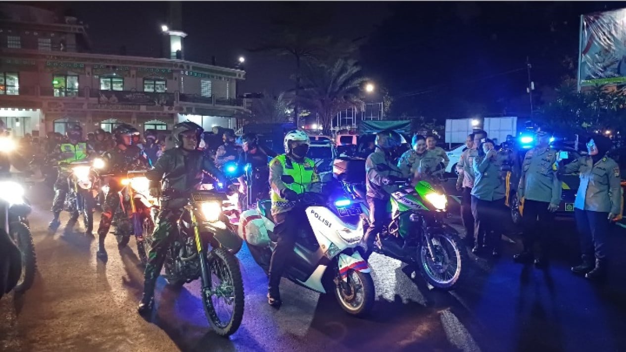 La noche de Takbiran en Yakarta estuvo bajo estricta supervisión y participaron 1.596 personas