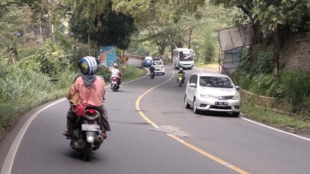 La diferencia entre las señales de tráfico amarillas y blancas, muchos automovilistas todavía cometen errores