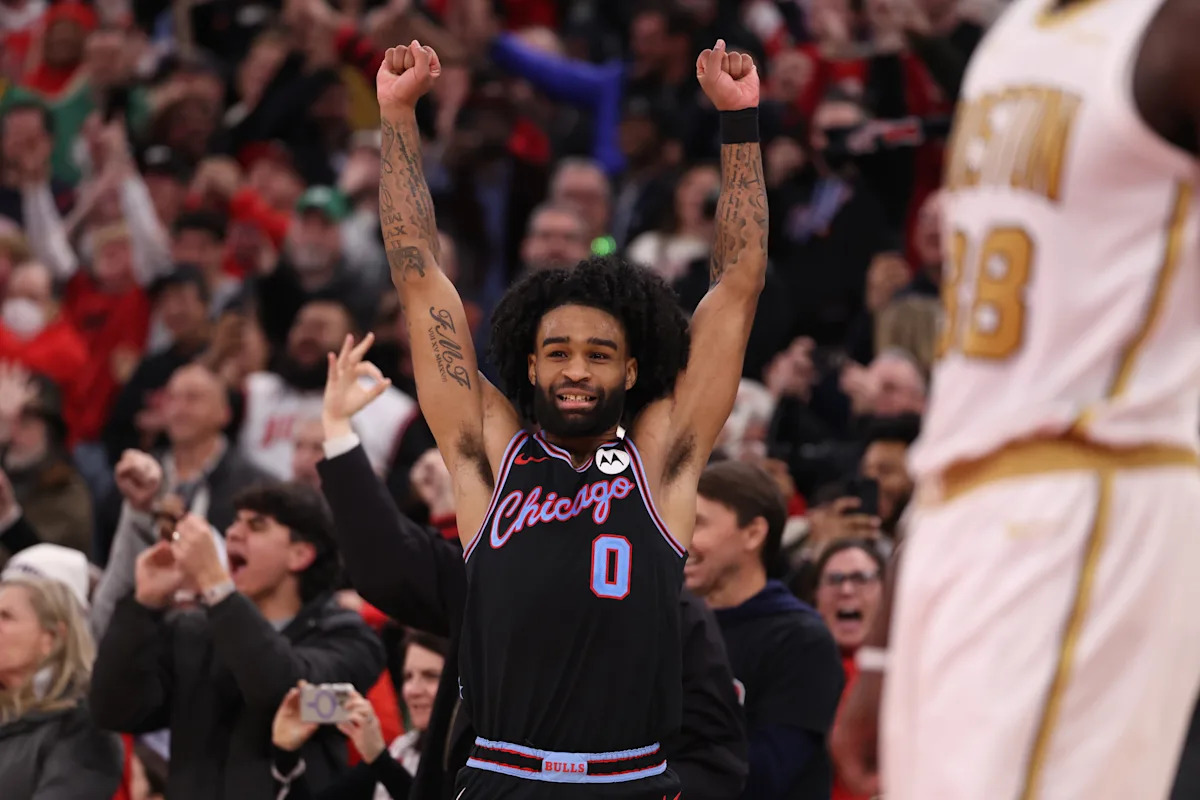 Los Bulls vencieron a los Celtics antes del timbre con el triple de Kevin Huerter mientras se retira la camiseta número 1 de Derrick Rose