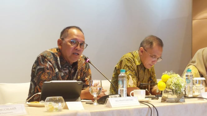 67050e2985976-kepala-eksekutif-pengawas-ppdp-ojk-ogi-prastomiyono_665_374.jpeg