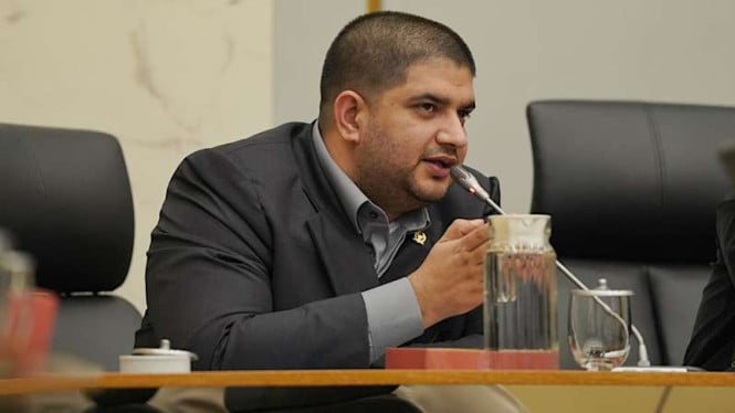 672e3b91266eb-anggota-dpr-ri-fraksi-partai-nasdem-rajiv_665_374.jpeg