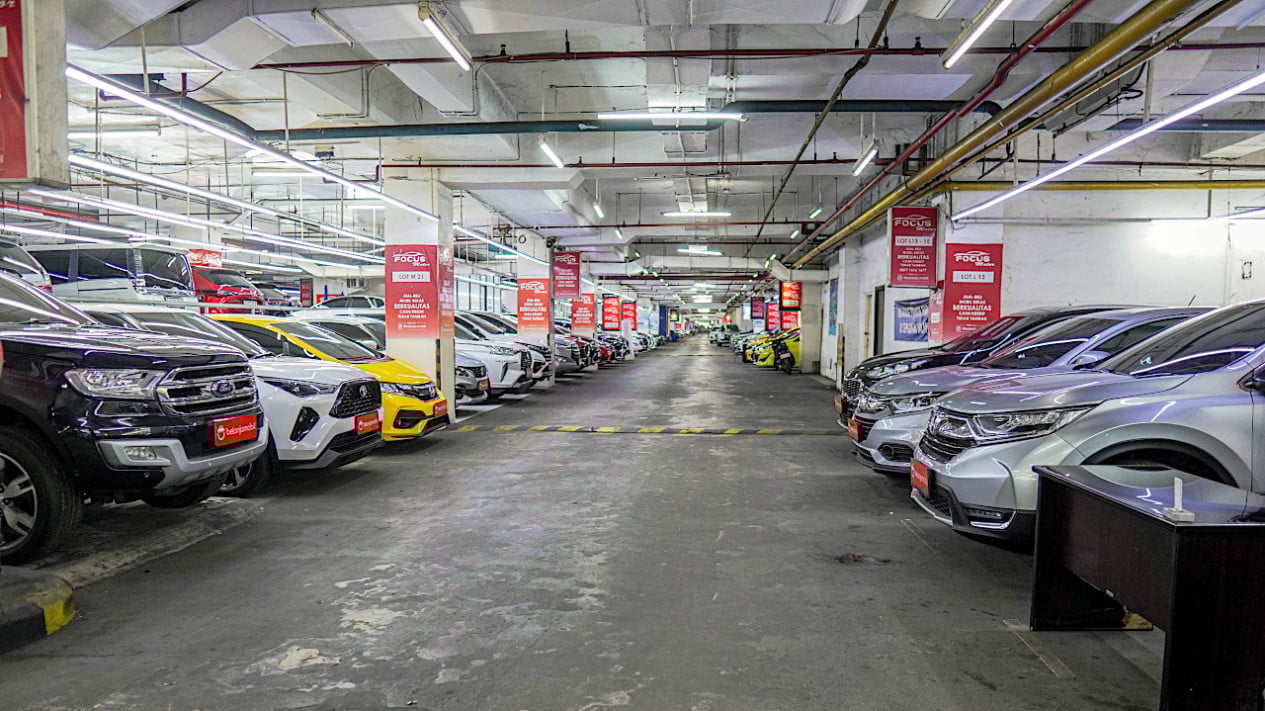 Este automóvil usado, cómodo y de bajo consumo de combustible, ahora tiene un precio de 100 millones de IDR.