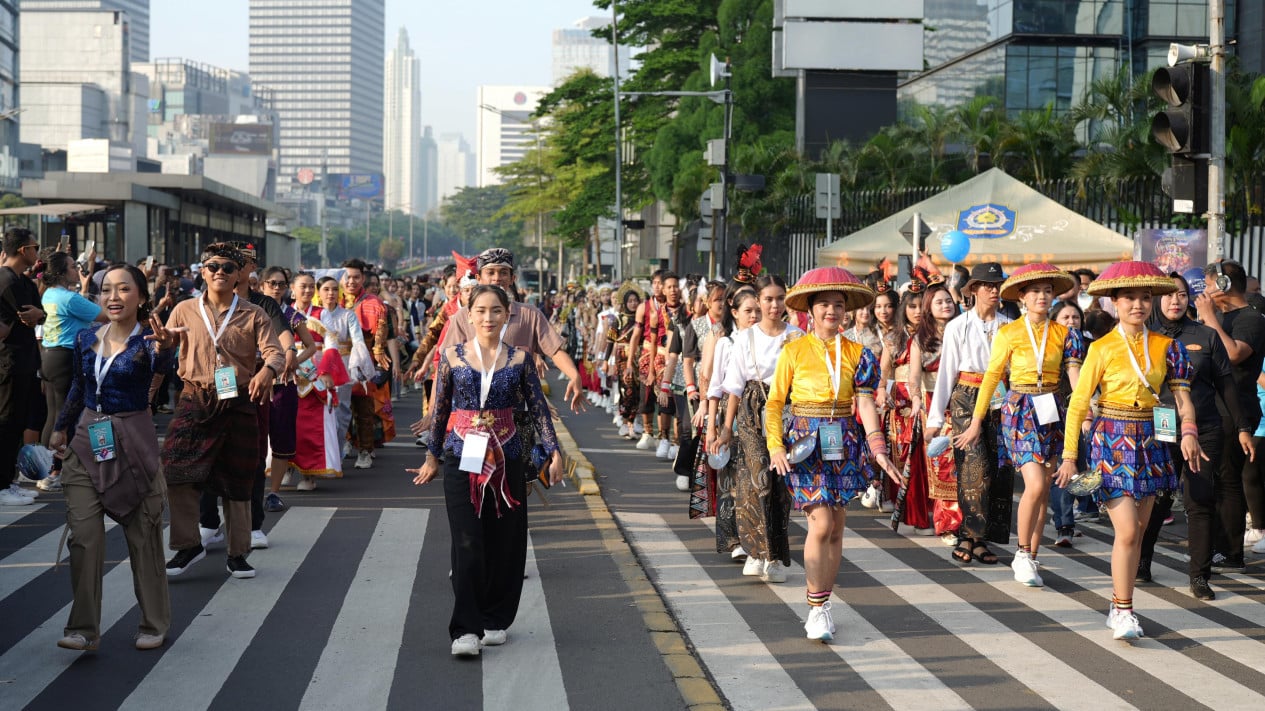 681113fbe6464-parade-inspirasi-diri-di-cfd-jakarta_1265_711.jpeg