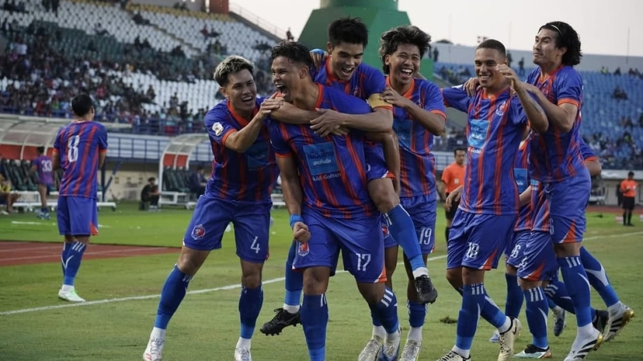 686facec75cd3-pemain-port-fc-merayakan-gol_1265_711.jpeg