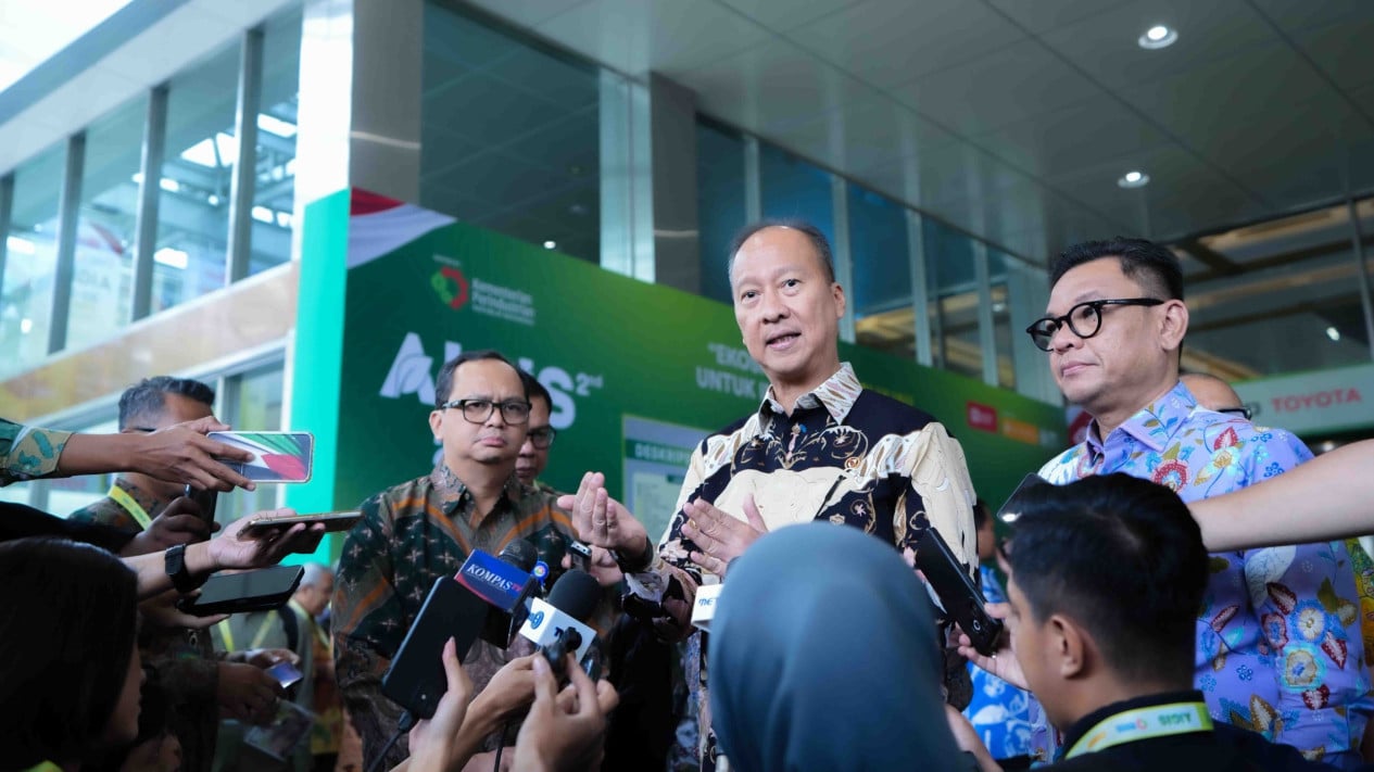 68a5d2628f56c-menteri-perindustrian-agus-gumiwang-kartasasmita_1265_711.jpg