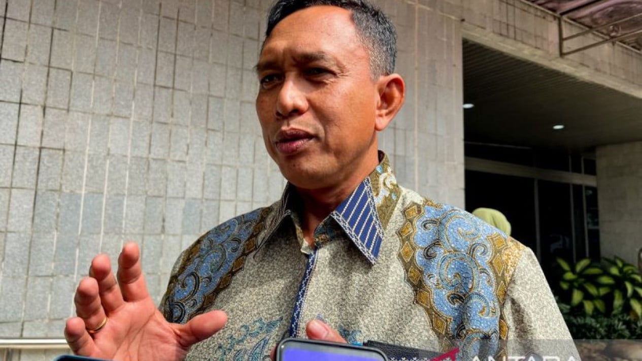 68edb12869095-direktur-utama-perum-bulog-ahmad-rizal-ramdhani_1265_711.jpeg