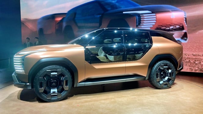 6904d7832fb22-mitsubishi-elevance-concept-phev_665_374.jpg