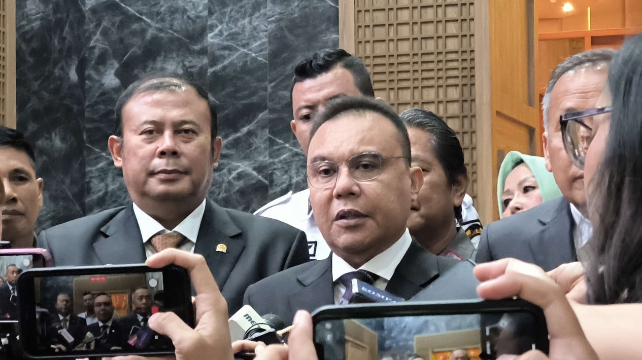 6909b59804209-wakil-ketua-dpr-ri-sufmi-dasco-ahmad-di-kompleks-parlemen-senayan-jakarta_1265_711.jpg
