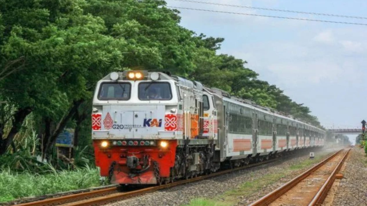 6909b8c563aa0-ilustrasi-rangkaian-kereta-api_1265_711.jpg