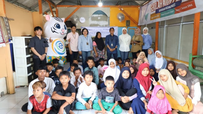 692467fe388b9-program-sosial-di-kampung-pemulung-bintaro_665_374.jpg