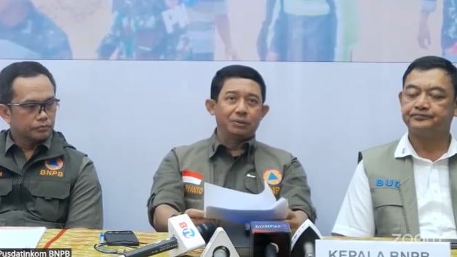 Los residentes visitan el almacén de Viral Bulag en Sibolga; aquí la explicación del director de BNPB