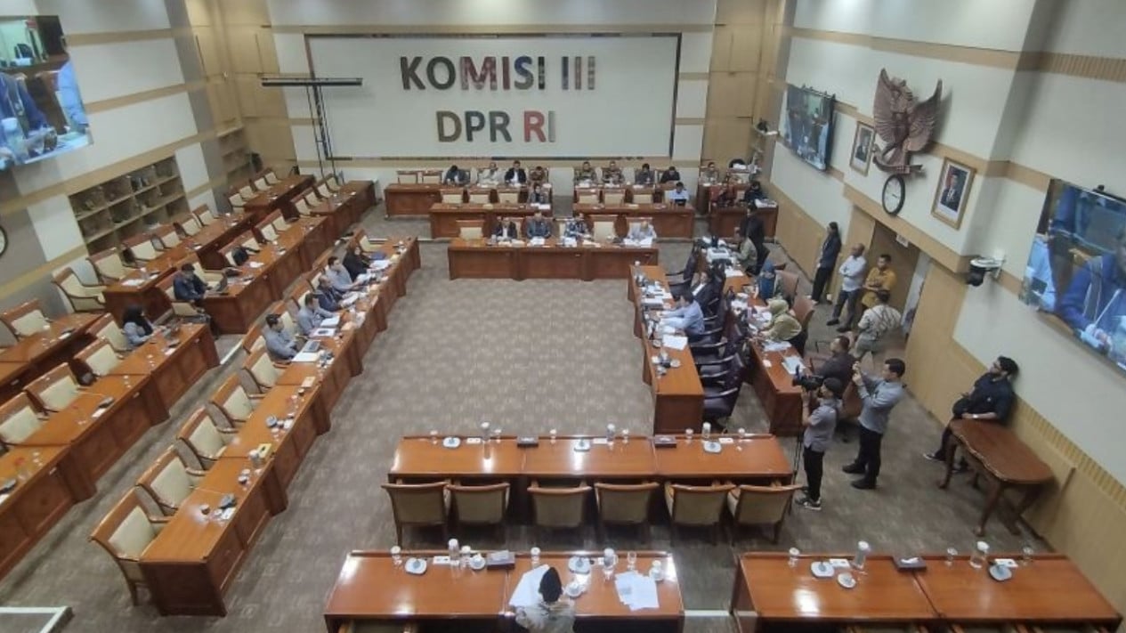 El gobierno y la RPD acordaron extender el mandato de los miembros de Kompolnas por 4 años, un mandato