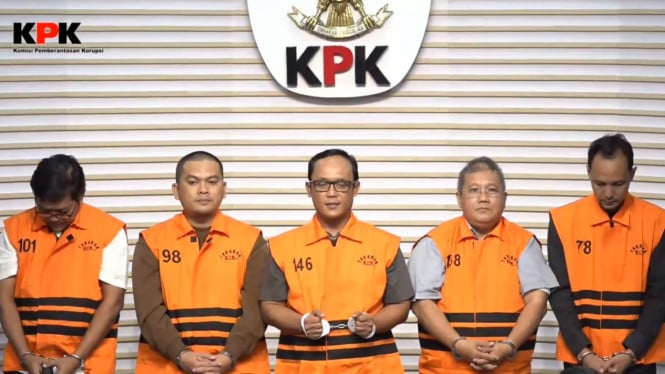 693a7c5fa5f1d-bupati-lampung-tengah-ardito-wijaya-ditetapkan-sebagai-tersangka-dan-ditahan_665_374.jpg