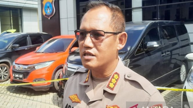 693fe81a3aede-kabid-humas-polda-kalimantan-selatan-kombes-pol-adam-erwindi_665_374.jpg