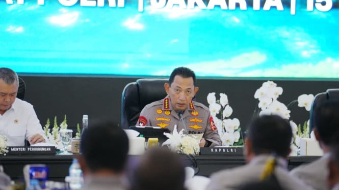 ¡Fecha límite de 1 mes, la Comisión III de la Cámara de Representantes pide al jefe de la policía nacional que se ocupe rápidamente de los agentes de policía en problemas!