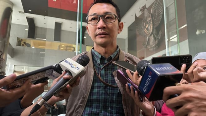 El Comité para la Erradicación de la Corrupción (KPK) sospecha que el presidente de Economía de PBNU, Aizuddin, recibió dinero del caso de corrupción de Haj Kota.