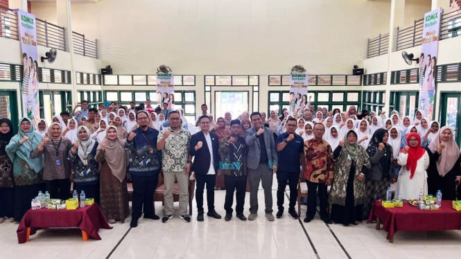 694574041540f-pt-bintang-toedjoe-komix-herbal-goes-to-school_665_374.jpg