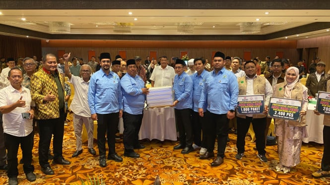 694679123b48e-pemuda-masjid-dunia-menyalurkan-bantuan-rp1-miliar-untuk-korban-bencana-sumatera_665_374.jpg