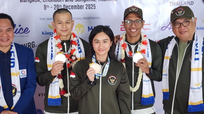 69468f7e369fe-atlet-polo-air-putra-dan-putri-di-bandara-soekarno-hatta_665_374.jpeg